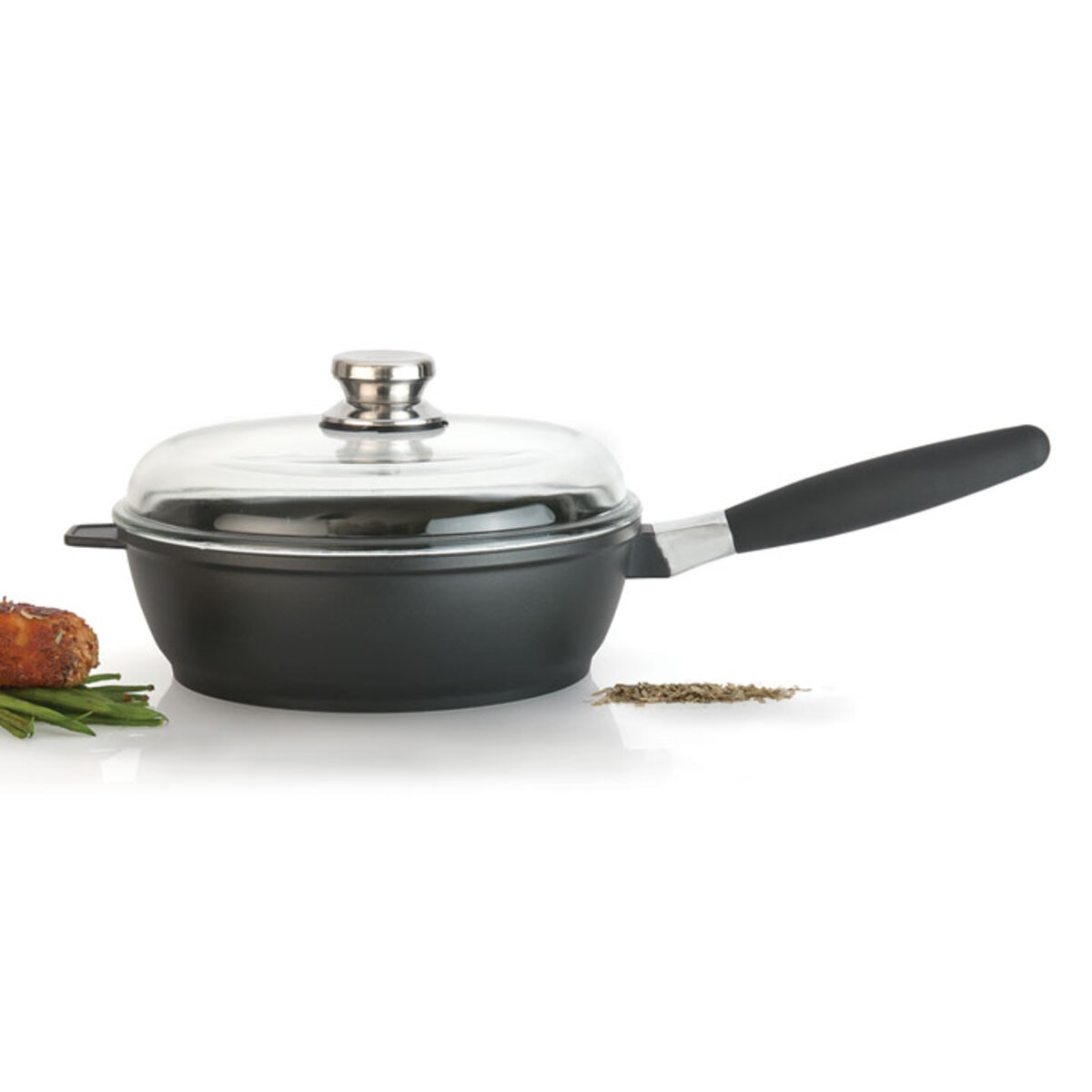 Saute pan with lid
