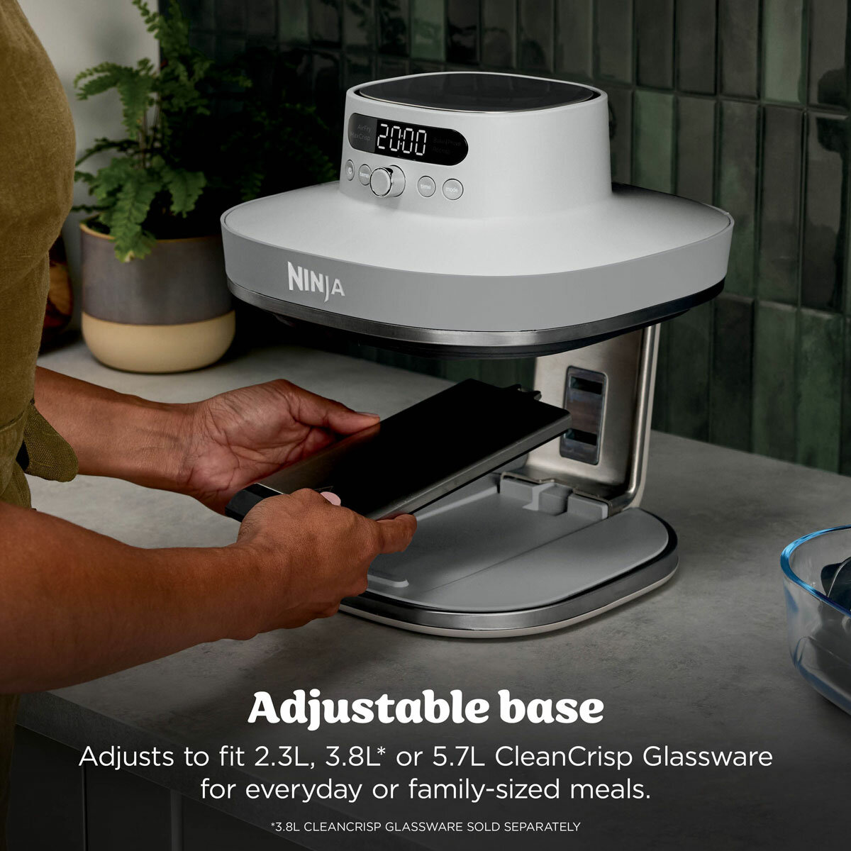 Ninja AS090UKWH 5-in-1 Portable Glass Air Fryer in White