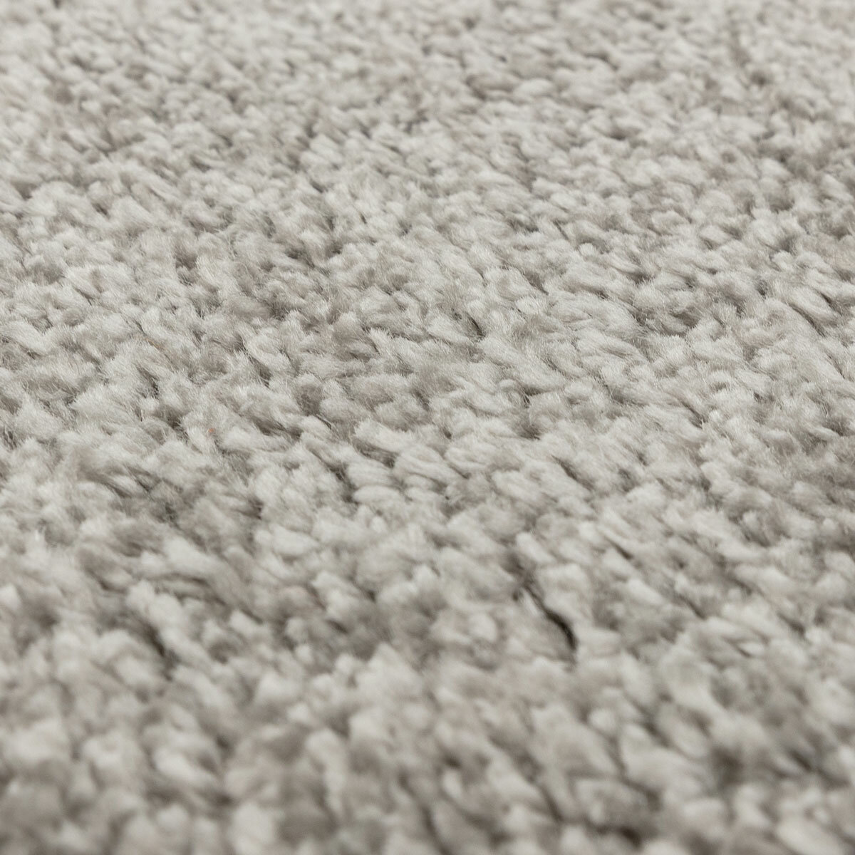 Atlas Shaggy Silver Rug, in 3 Sizes Atlas Shaggy Silver Rug, in 3 Sizes