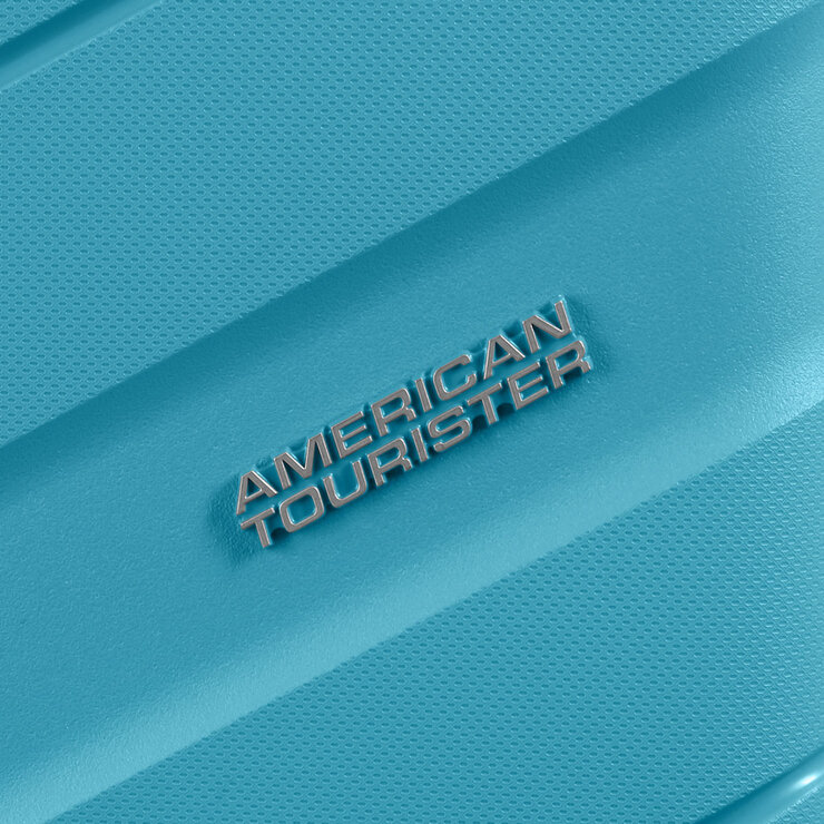 American Tourister Jet Driver 55cm Carry On Hardside Spinner Case in Light Blue American Tourister Jet Driver 55cm Carry On Hardside Spinner Case in Light Blue