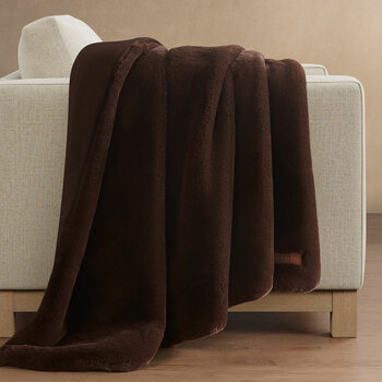 FRYE Luxe Brown Faux Fur Throw, 152 x 177 cm