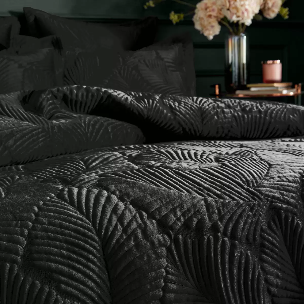 Kensington Velvet 3 Piece Bed Set in 7 colours - Picture 14 of 31
