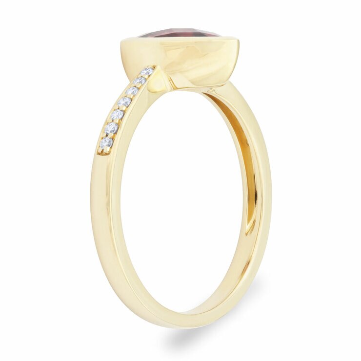 Pear Cut Garnet & 0.09ctw Diamond Ring, 18ct Yellow Gold Pear Cut Garnet & 0.09ctw Diamond Ring, 18ct Yellow Gold