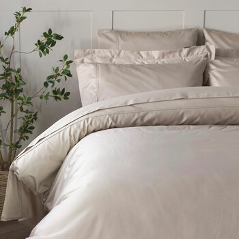 Belledorm 600 Thread Count Cotton Taupe Duvet Cover Set in 3 Sizes