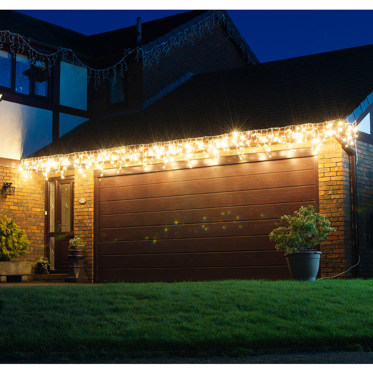 Buy Warm White 4m 150 Bulbs LED Lights Overview3 Image at Costco.co.uk