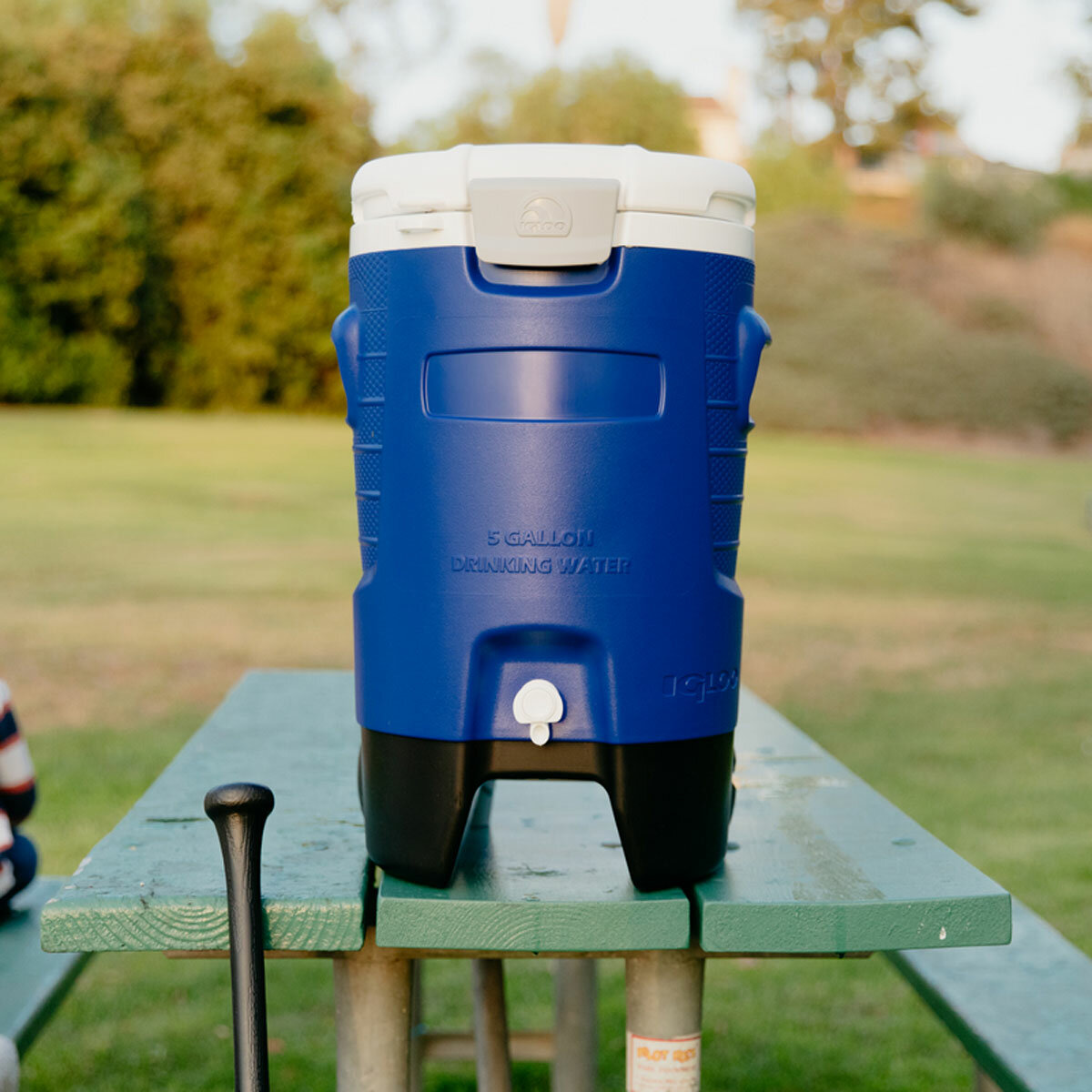 Igloo 5 Gallon Sport Rolling Cooler Igloo 5 Gallon Sport Rolling Cooler