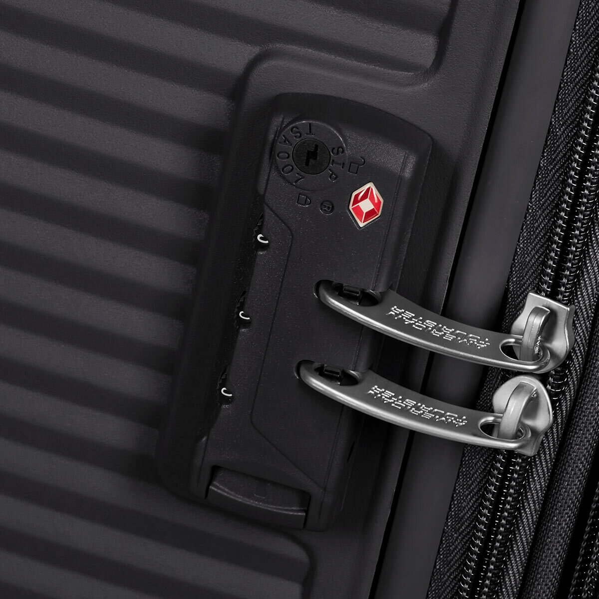 American Tourister BONJOY large 79cm suitcase in Black