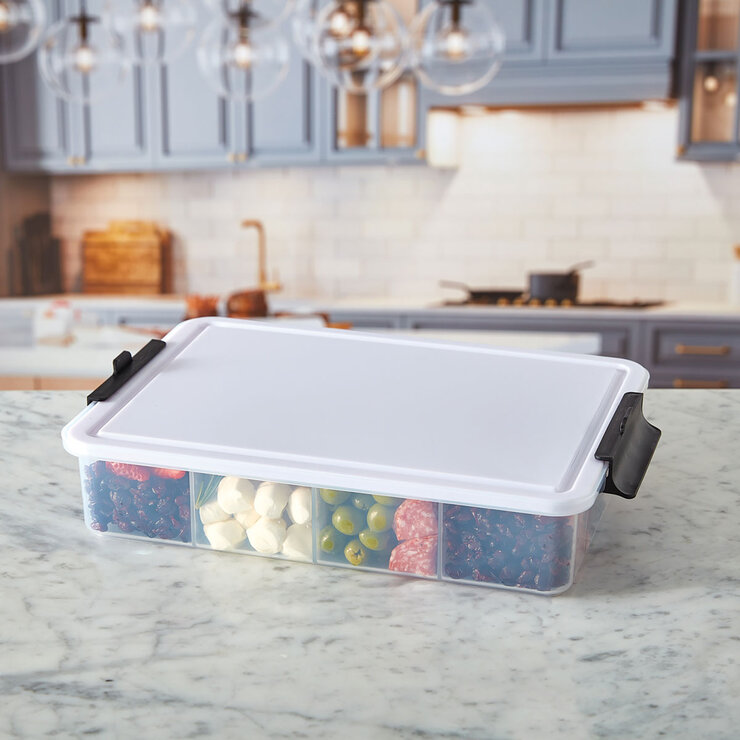 lifestyle image of snacklebox