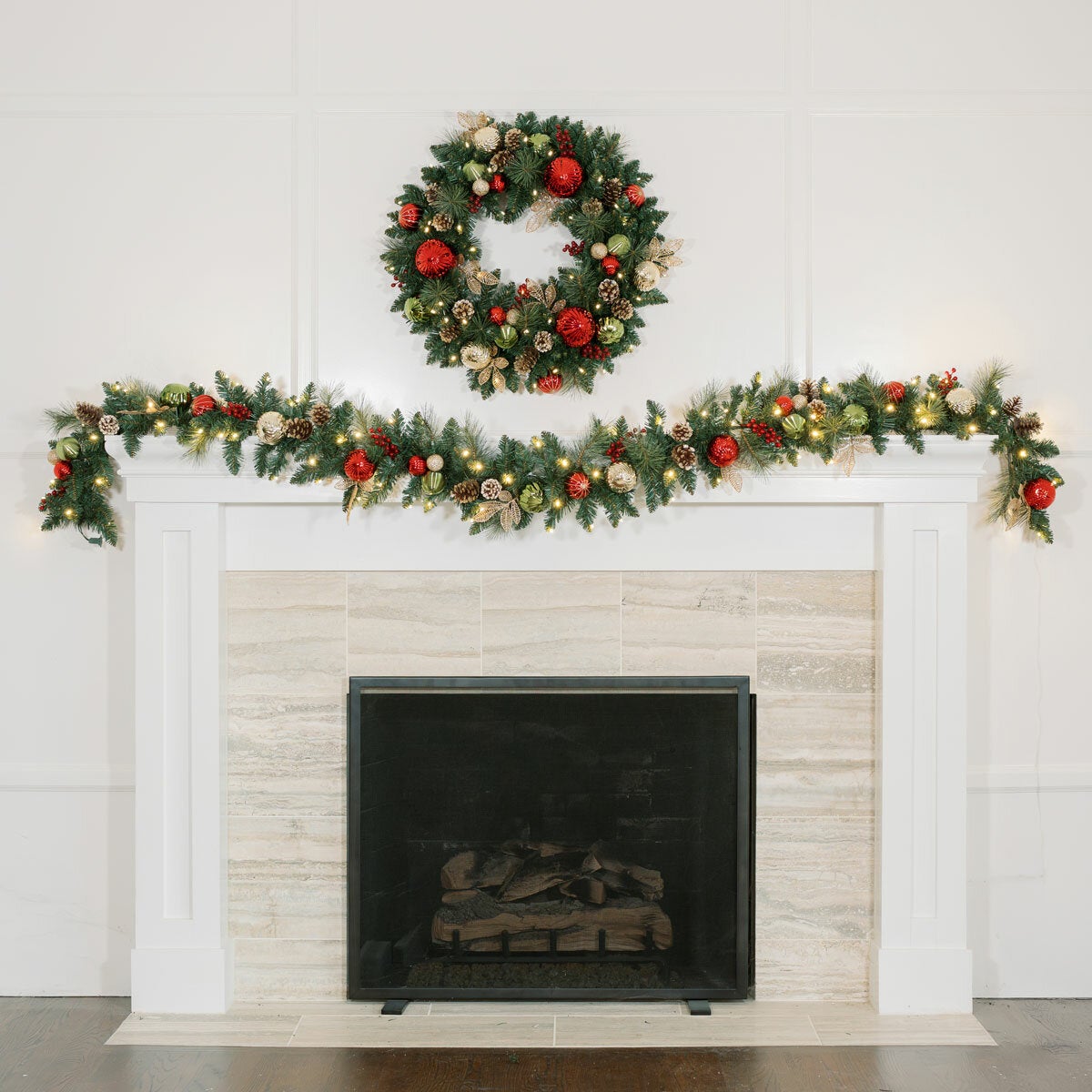30 inch (76cm) Pre-Lit Decorated Wreath with 50 LED Lights 30 inch (76cm) Pre-Lit Decorated Wreath with 50 LED Lights