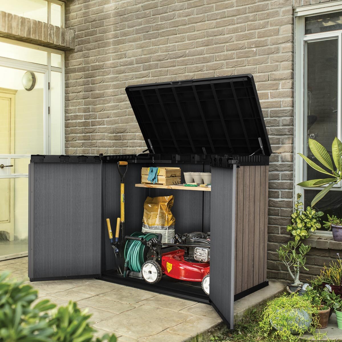 Keter Ashwood Signature 4ft 7" x 2ft 8" (1.4 x 0.82m) 1,150 Litre Horizontal Storage Shed