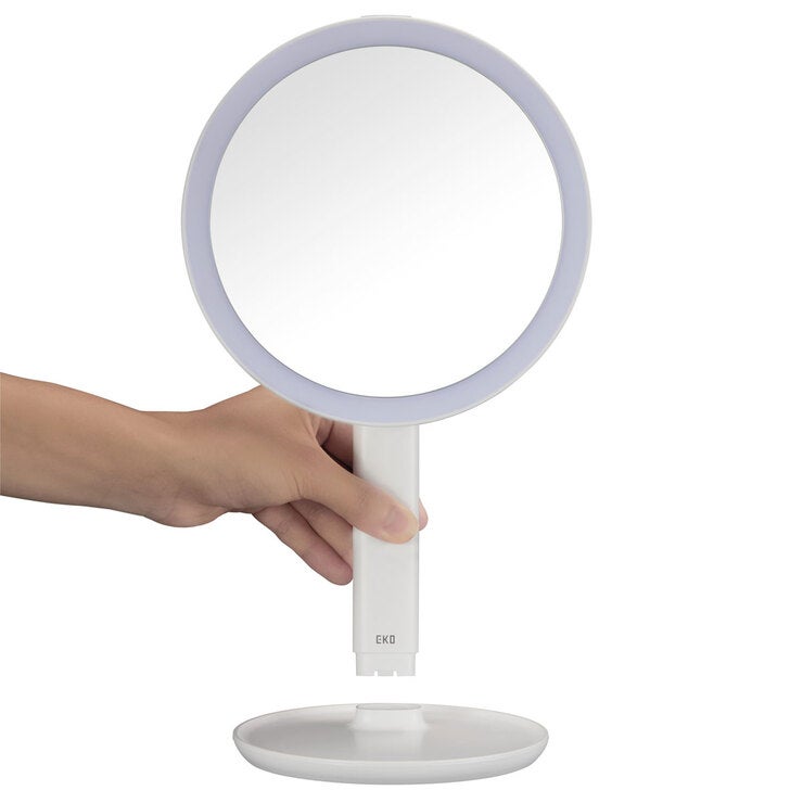 white bacvkground of front of mirror white bacvkground of front of mirror