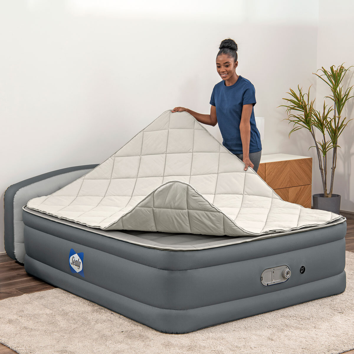 Sealy Queen Sized Airbed with Built-in Dual Pump and Headboard