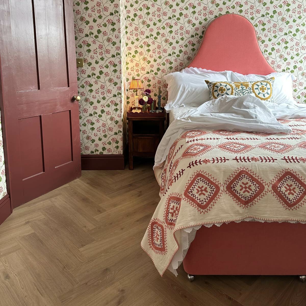 Golden Select Amboise (Oak) Splash Shield AC5 Laminate Herringbone Flooring - 1.179² Per Pack Golden Select Amboise (Oak) Splash Shield AC5 Laminate Herringbone Flooring - 1.179² Per Pack