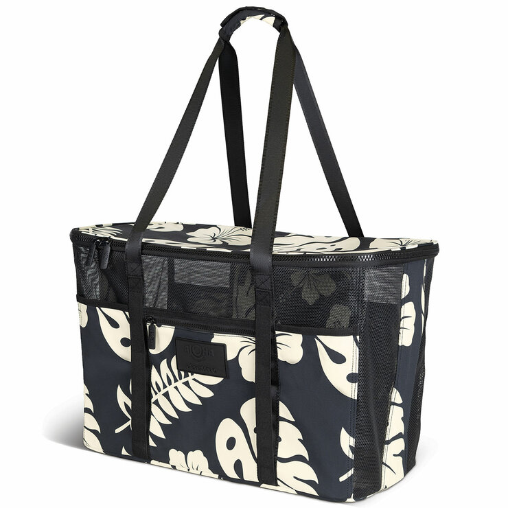 Studio image of the tote bag Studio image of the tote bag