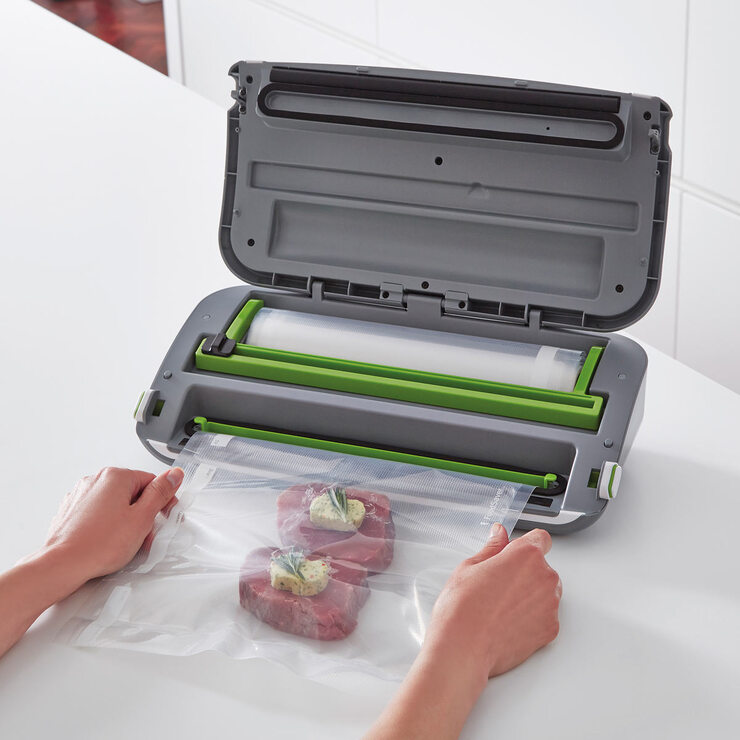 FoodSaver Vacuum Sealer with Roll Storage, White FFS01201 Costco UK