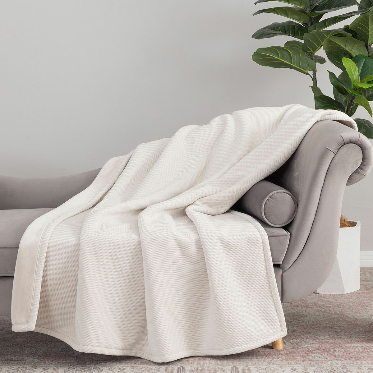 Berkshire Textured Chenille Throw in White, 152 x 178 cm