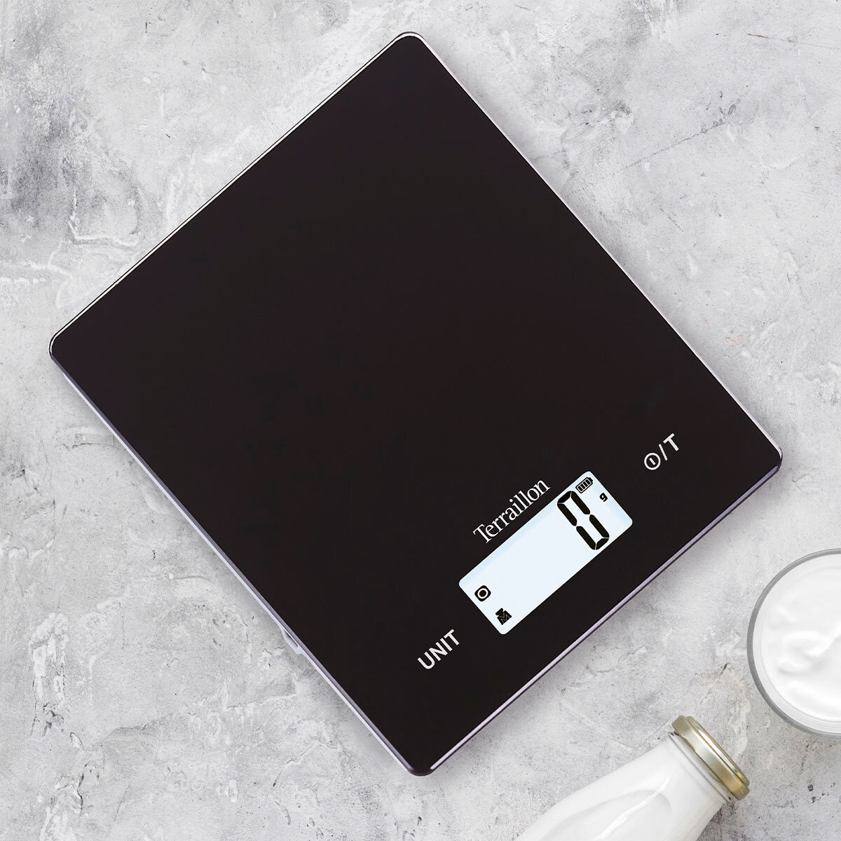 Lifestyle blak kitchen scale