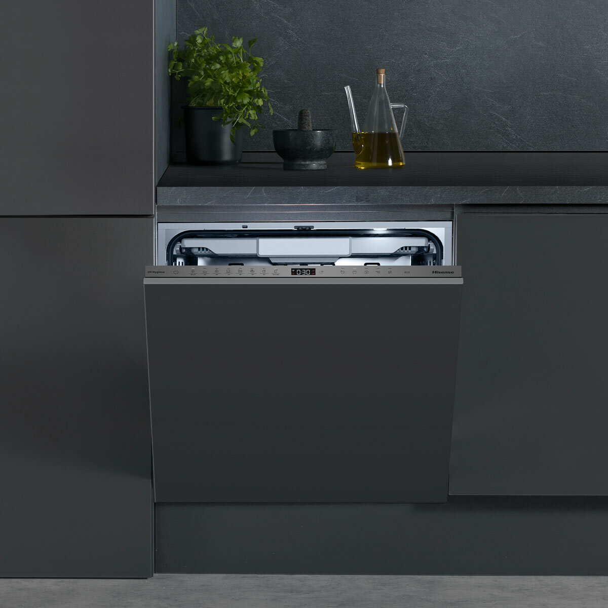 Frontal Image of Dishwasher Installed_HV693A60UVADUK