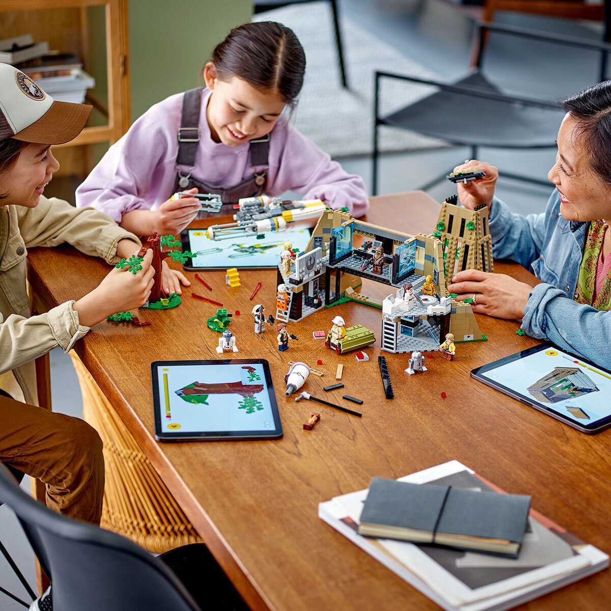 Buy LEGO Star Wars Yavin 4 Rebel Base Parts Image at Costco.co.uk