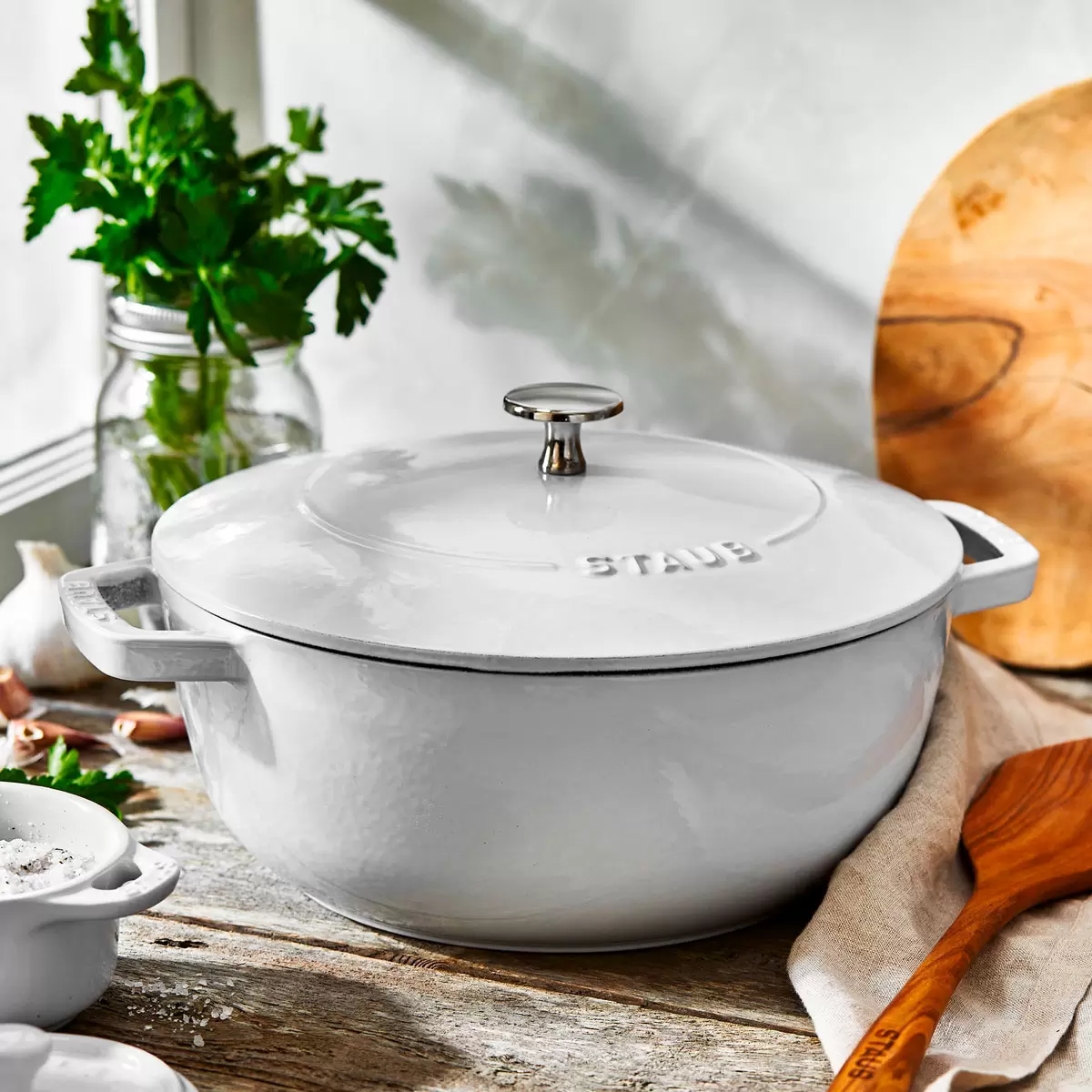 Staub 24cm Cast Iron French Oven, Pure White
