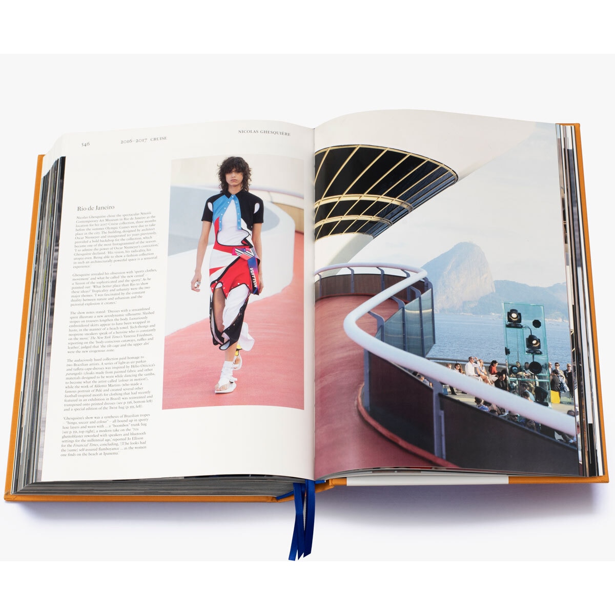 Louis Vuitton: Catwalk : the Complete Fashion Collections [Book]