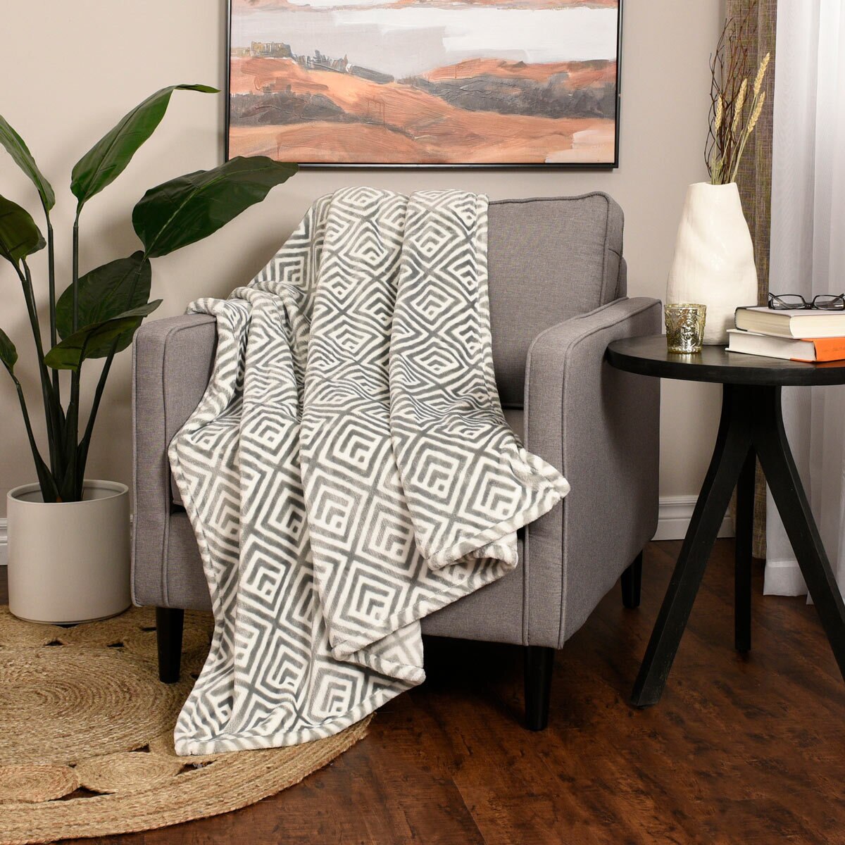 Life Comfort Urban Plush Throw in Light Grey, 152 x 177 cm