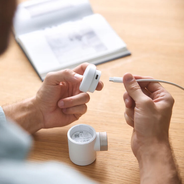 Tado Wireless Smart Thermostat Multi Room Starter Kit & 2x Smart Thermostatic Radiator Valves