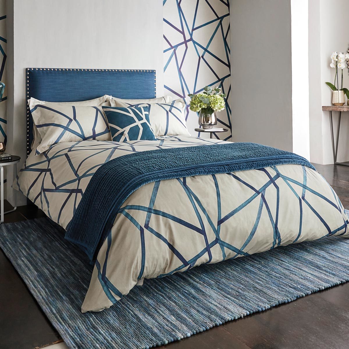 Harlequin 300 Thread Count Cotton Sateen 5 Piece King Size Bed Set In 3 Styles Costco Uk