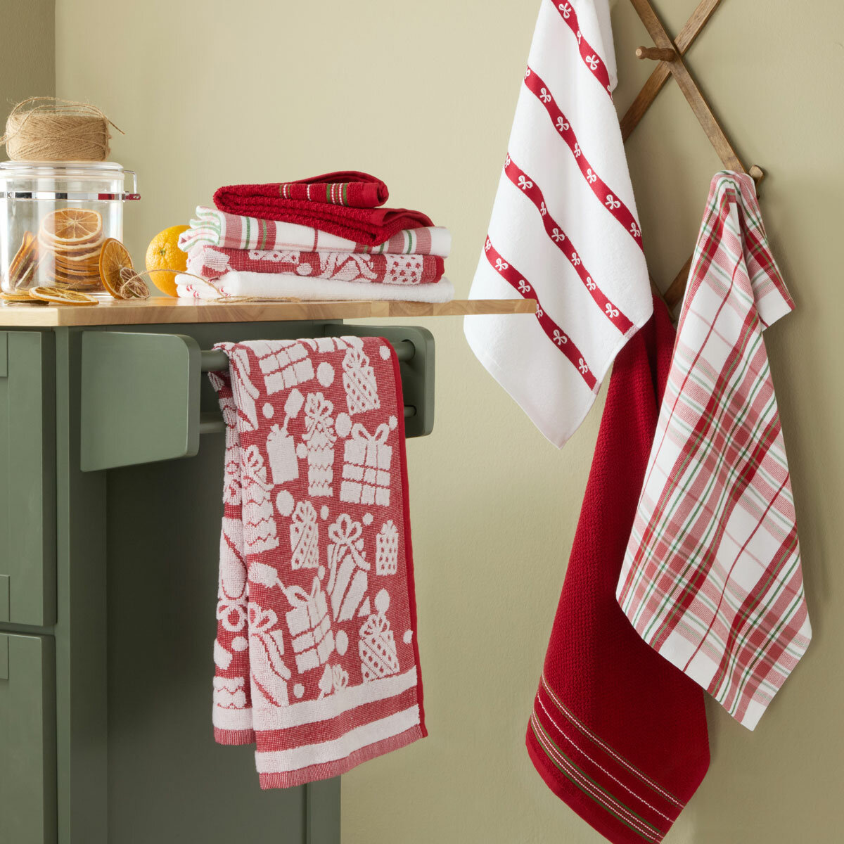 Holiday Kitchen Towel 4 Pack in Gifts Holiday Kitchen Towel 4 Pack in Gifts