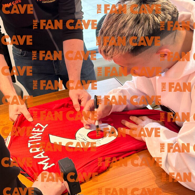 Lisandro Martinez Signed Framed Manchester United Shirt Football Shirt in 2 Options: White or Black Mount