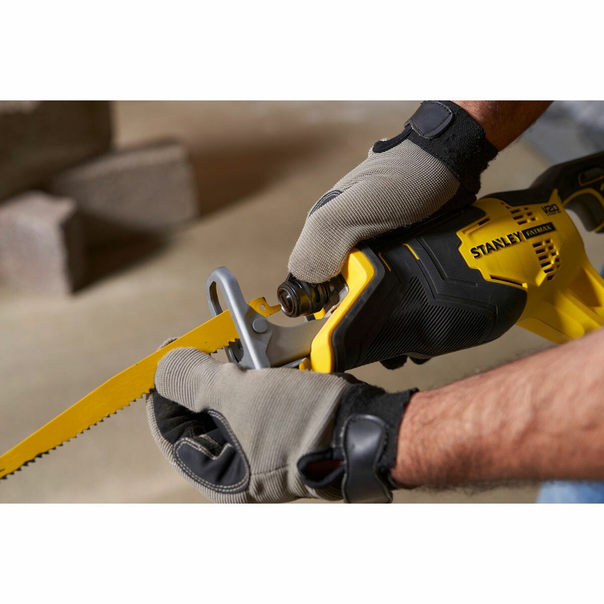 Stanley Fatmax 18V Cordless Reciprocating Saw With 4Ah Battery and Charger Stanley Fatmax 18V Cordless Reciprocating Saw With 4Ah Battery and Charger