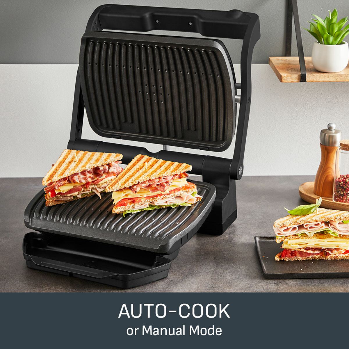 Lifestyle image of Tefal Oprigrill with auto cook or manual mode