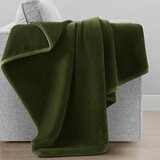 Coco Plush Throw in Green, 152 x 177 cm Coco Plush Throw in Green, 152 x 177 cm