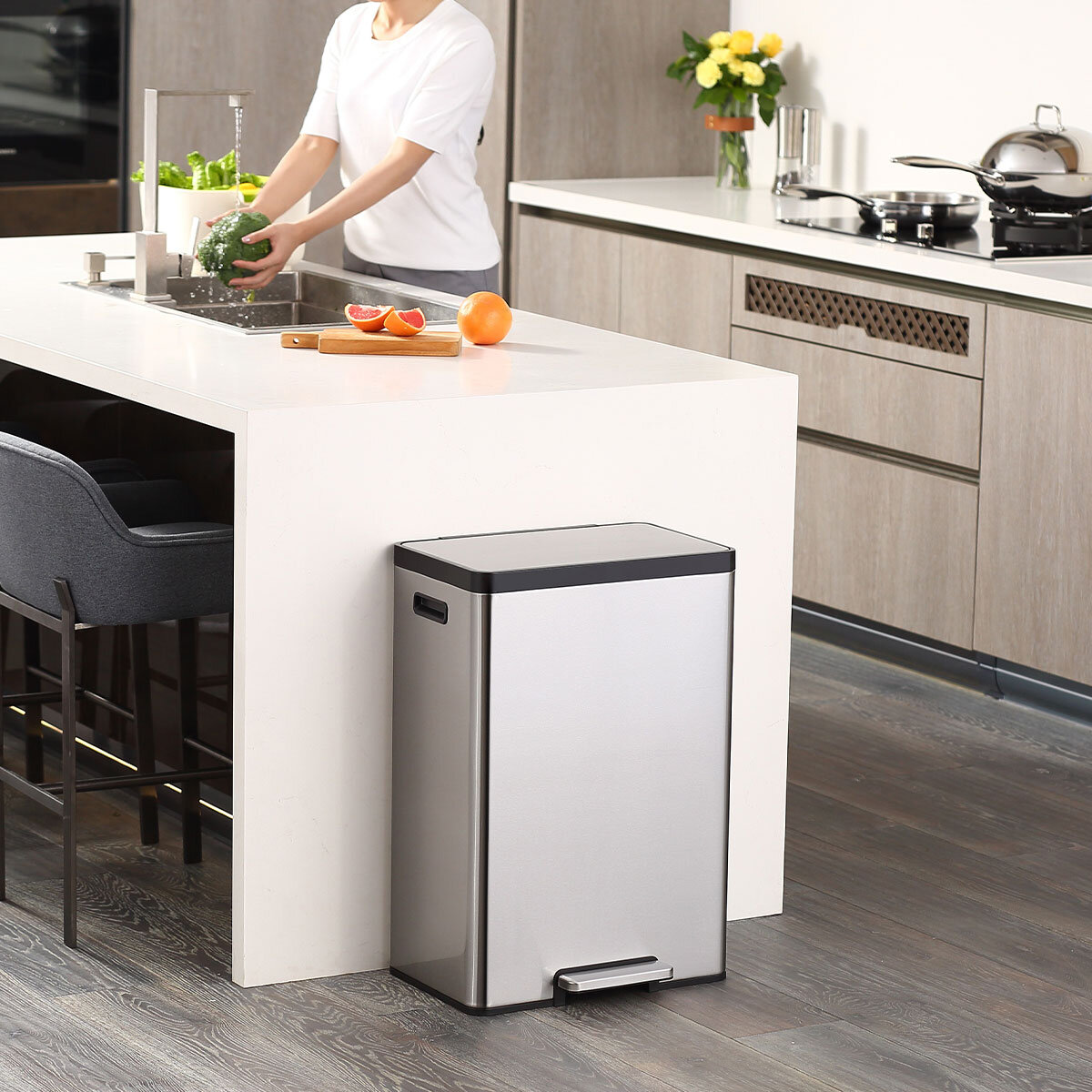 Lifestyle image of EKO Ecocasa II bin in stainless steel