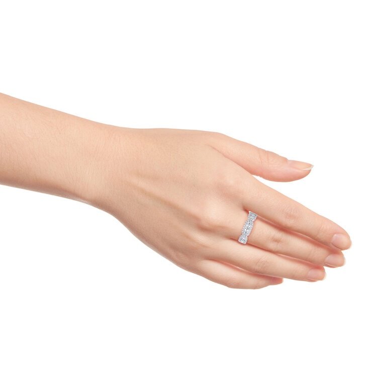 1.09ctw Round Brilliant Cut Diamond Ring, 18ct White Gold