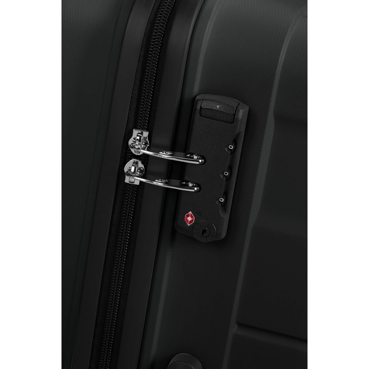 American Tourister Jet Driver 77cm Large Hardside Spinner Case in Black