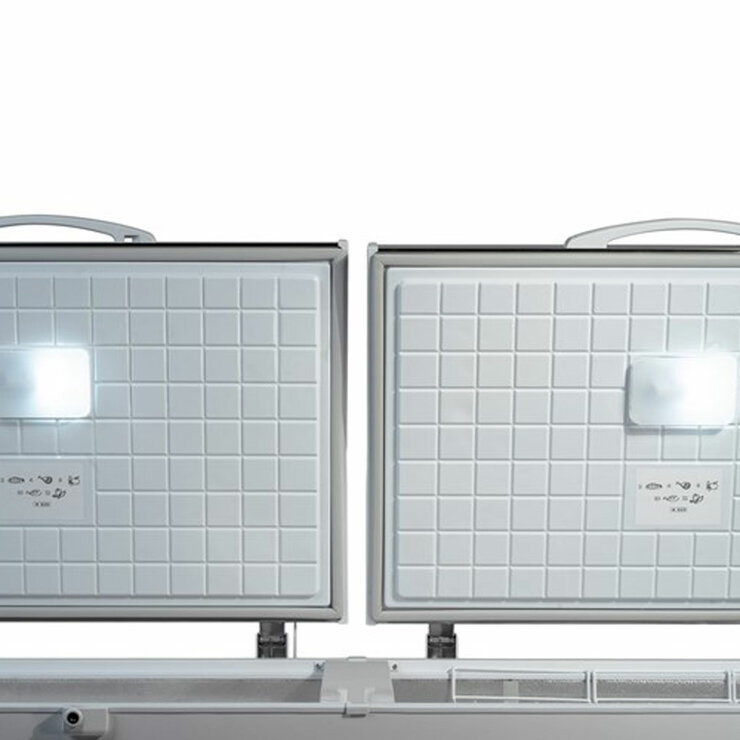 Contender FZC019 Commercial 655L Twin Lid Chest Freezer, D Rated in White