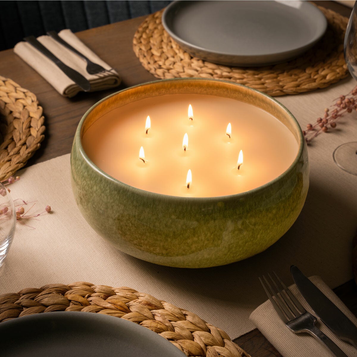 Torc 7 Wick Candle, in Green Torc 7 Wick Candle, in Green