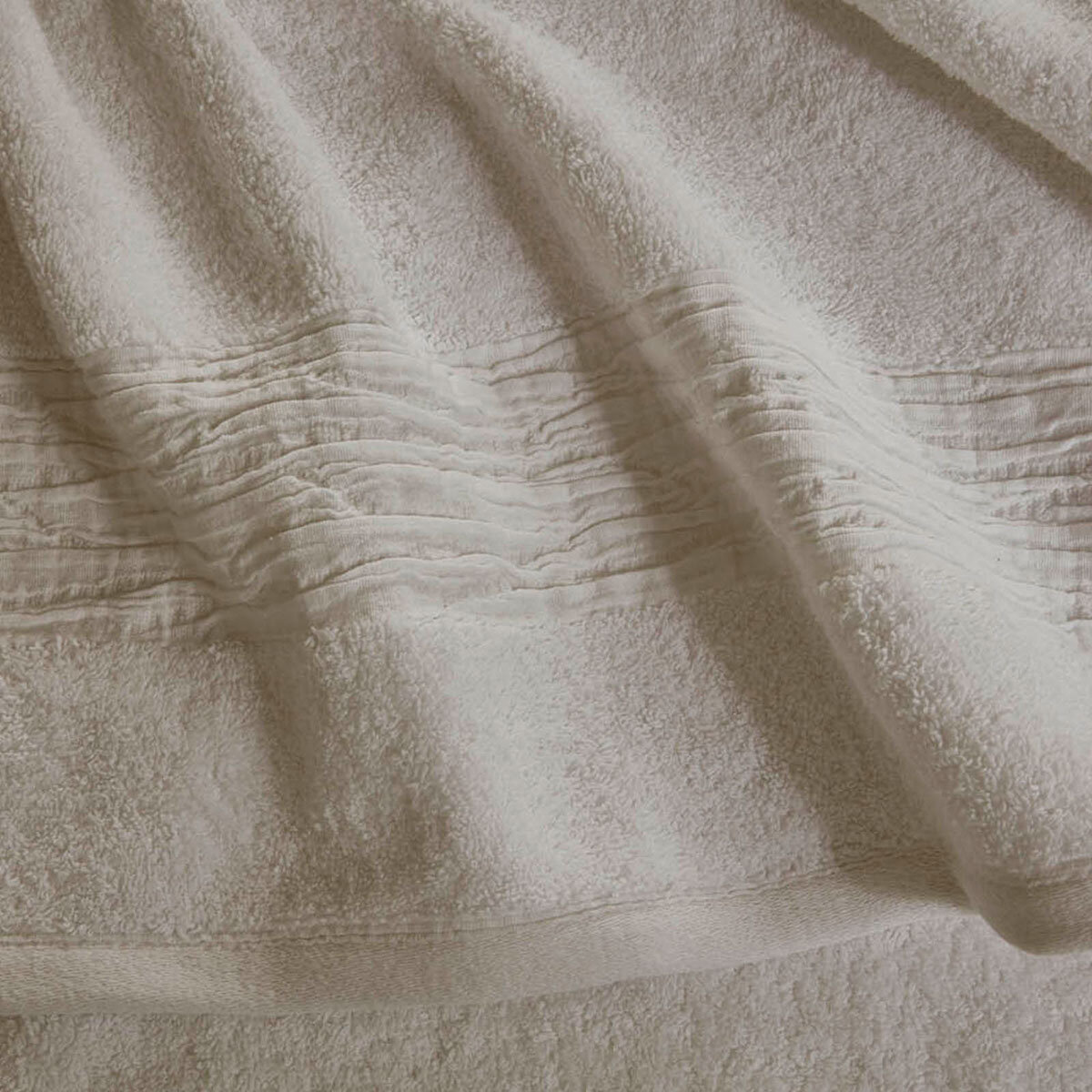 Lazy Linen 4 Piece Hand & Bath Sheet Towel Bundle in Linen