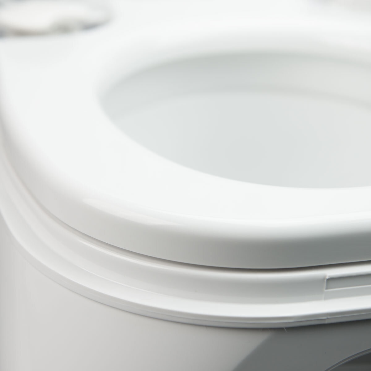 Dometic 976 Portable Toilet