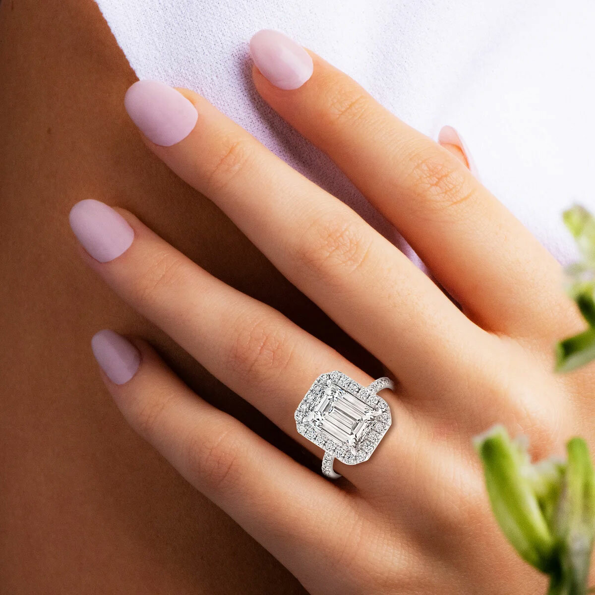 5.81ctw Emerald Cut Diamond Halo Ring, Platinum