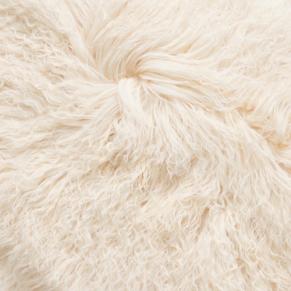 Bowron Tibetan Sheepskin Rug in Champagne, 60 x 90 cm Bowron Tibetan Sheepskin Rug in Champagne, 60 x 90 cm
