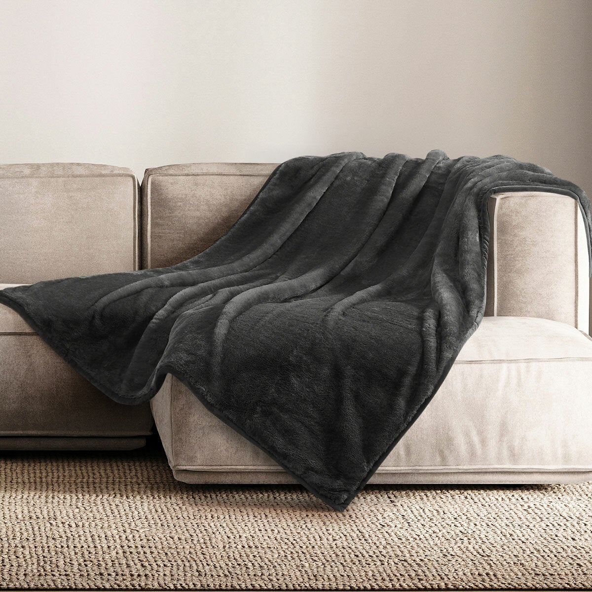 Mon Chateau Faux Fur Throw in 4 Colours, 152 x 177 cm Mon Chateau Faux Fur Throw in 4 Colours, 152 x 177 cm
