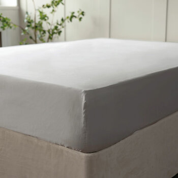 Belledorm 600 Thread Count Cotton Grey Fitted Sheet in 3 Sizes