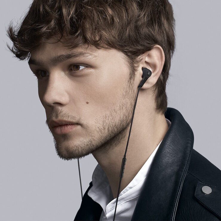 Bang & Olufsen E4 NoiseCancelling Headphones in Black Costco UK