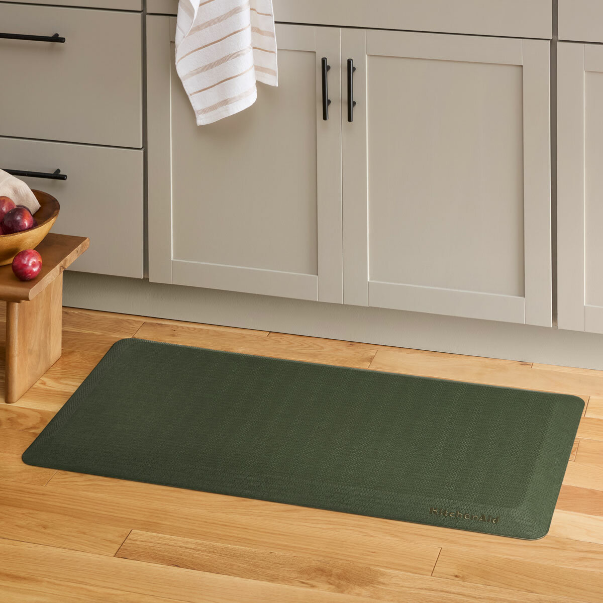 KitchenAid Anti-Fatigue Comfort Gel Mat in Green, 50 x 99 cm