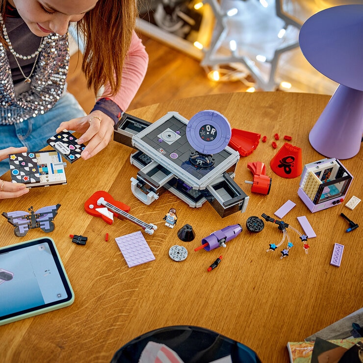 LEGO Editions Music Olivia Rodrigo - Favourite Parts - Model 43030 (10+ Years) LEGO Editions Music Olivia Rodrigo - Favourite Parts - Model 43030 (10+ Years)