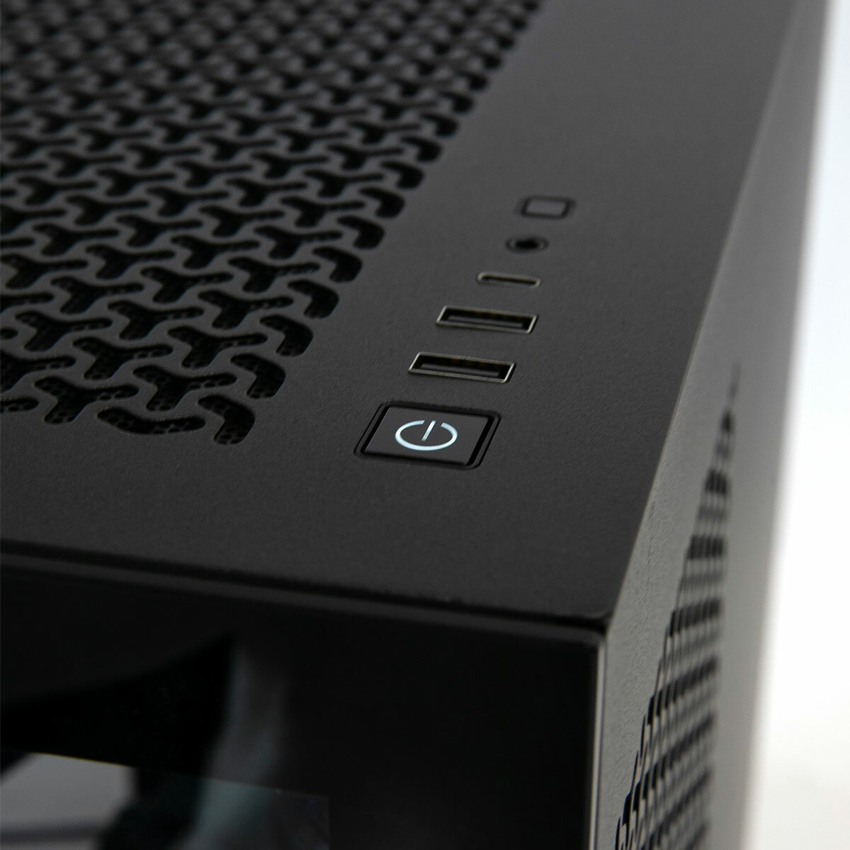 Buy CyberPower, AMD Ryzen 7 9800X3D, 32GB RAM, 2TB SSD, NVIDIA GeForce RTX 5070, Gaming Desktop PC at costco.co.uk