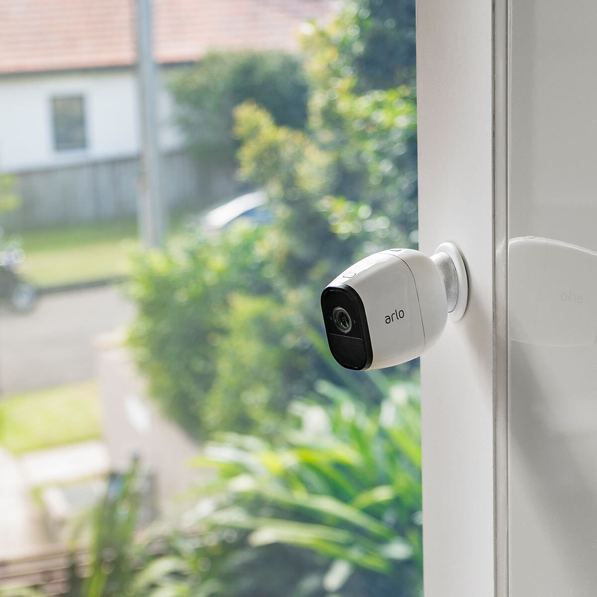 Arlo VMS4330 Pro Wireless Smart Security System with 3 1280 x 720p