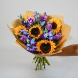 17 Stem Sunflower Dreams Flower Bouquet with Greetings Card